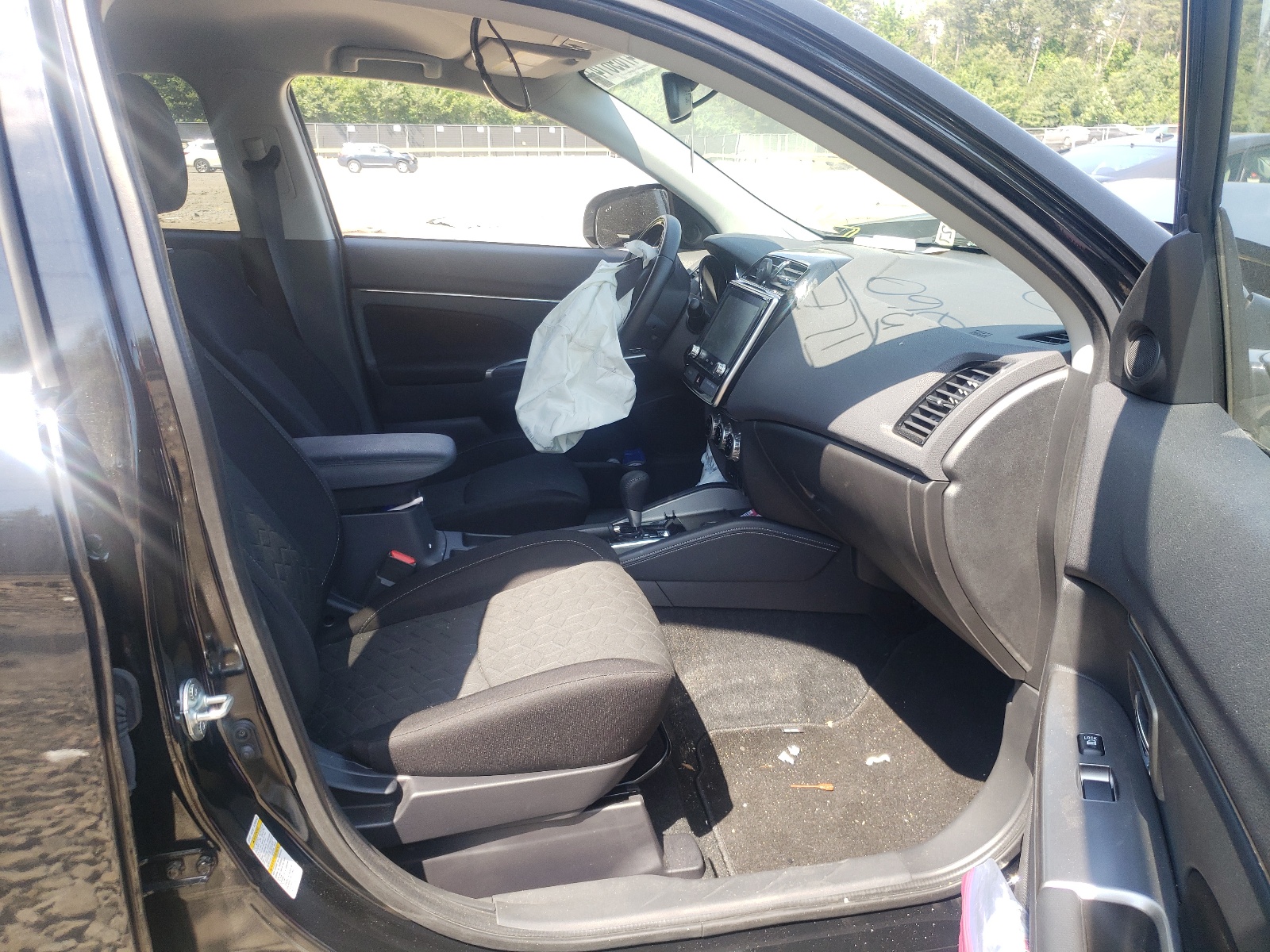Photo 5 from auction – 2020 MITSUBISHI OUTLANDER with VIN JA4AP4AUXLU006744