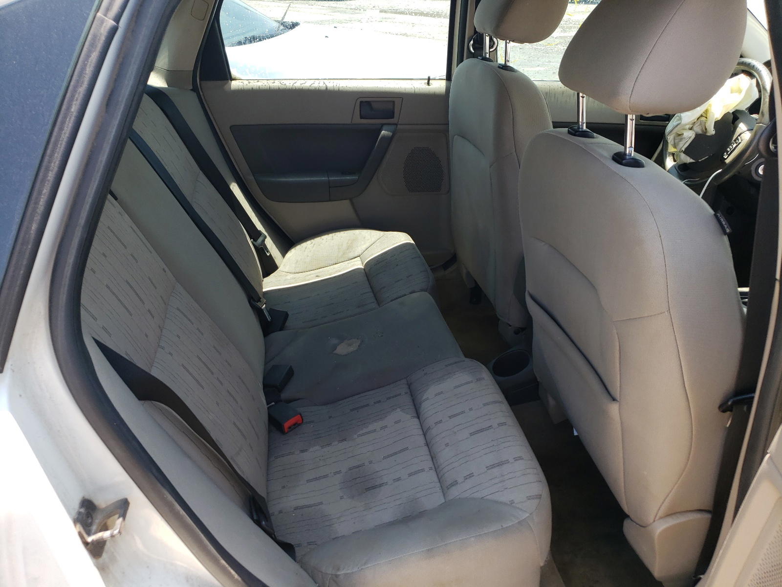 Photo 6 from auction – 2011 FORD FOCUS SE with VIN 1FAHP3FN8BW158756