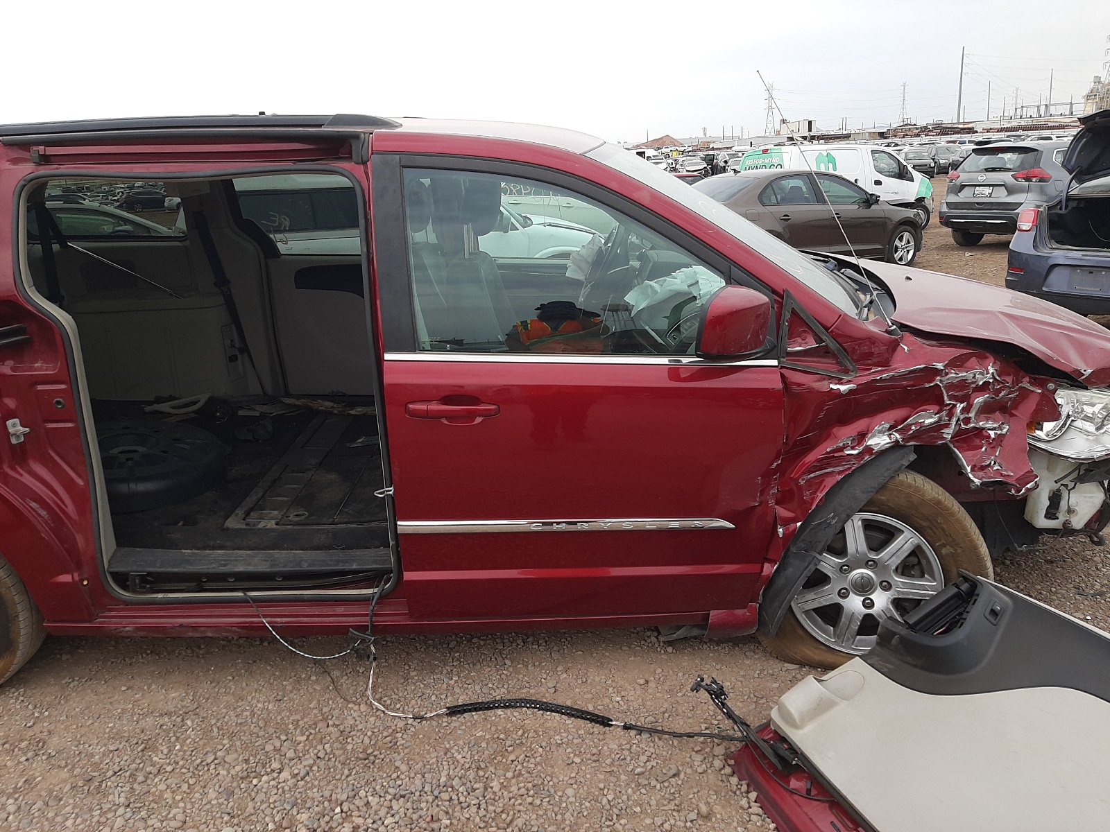 Photo 9 from auction – 2012 CHRYSLER TOWN & COU with VIN 2C4RC1BGXCR359493