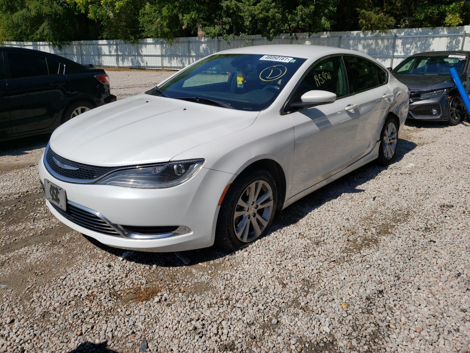 Photo 2 from auction – 2015 CHRYSLER 200 LIMITE with VIN 1C3CCCAB2FN563069