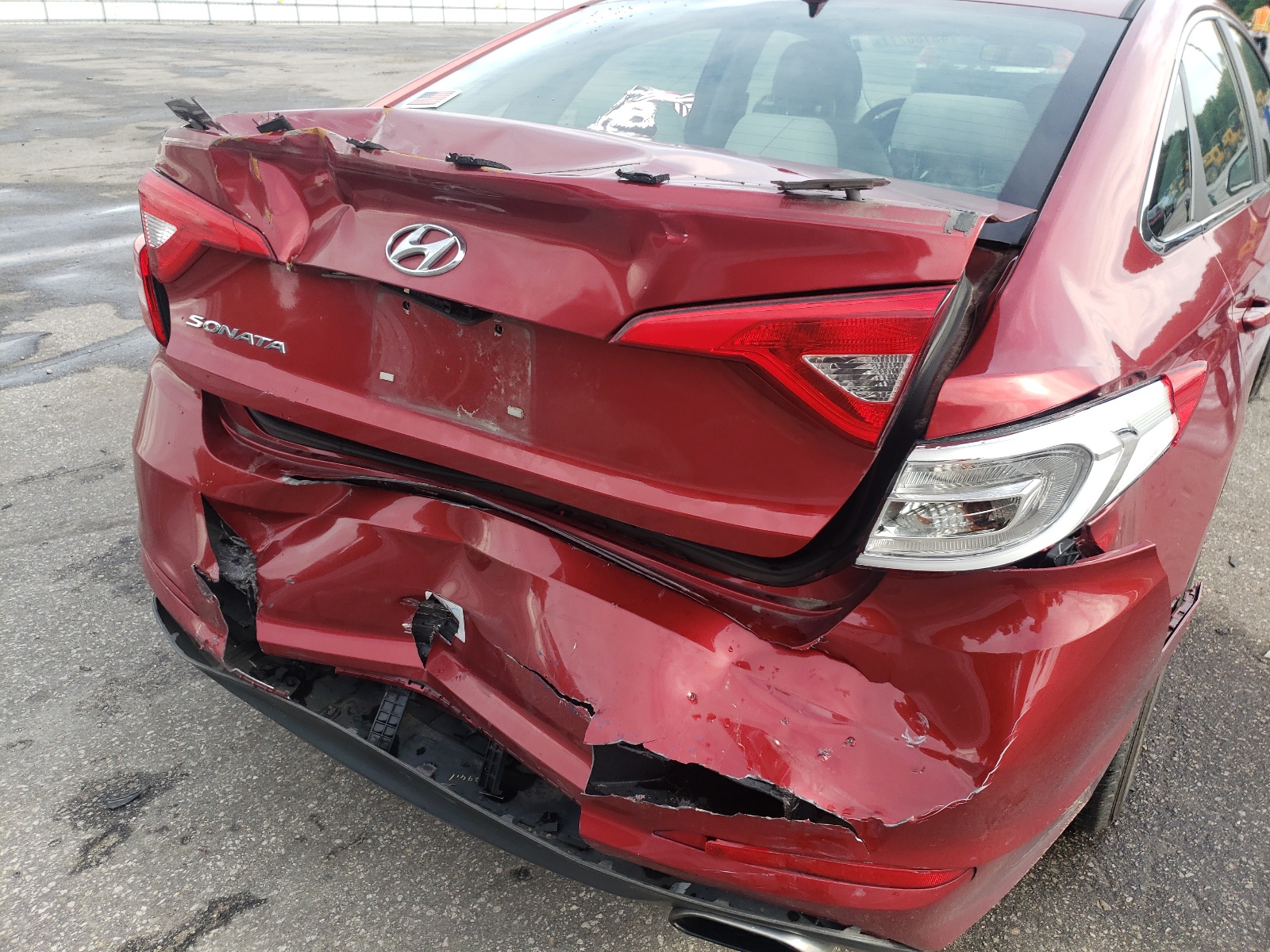 Photo 9 from auction – 2015 HYUNDAI SONATA SE with VIN 5NPE24AF8FH230651