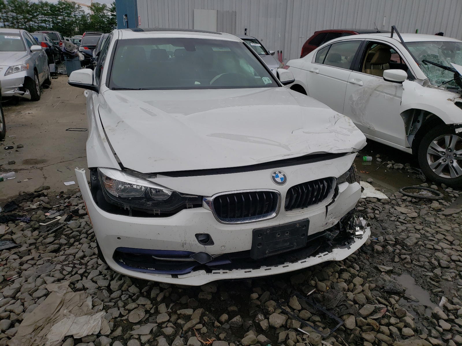 Photo 9 from auction – 2017 BMW 330 XI with VIN WBA8D9C35HA005425
