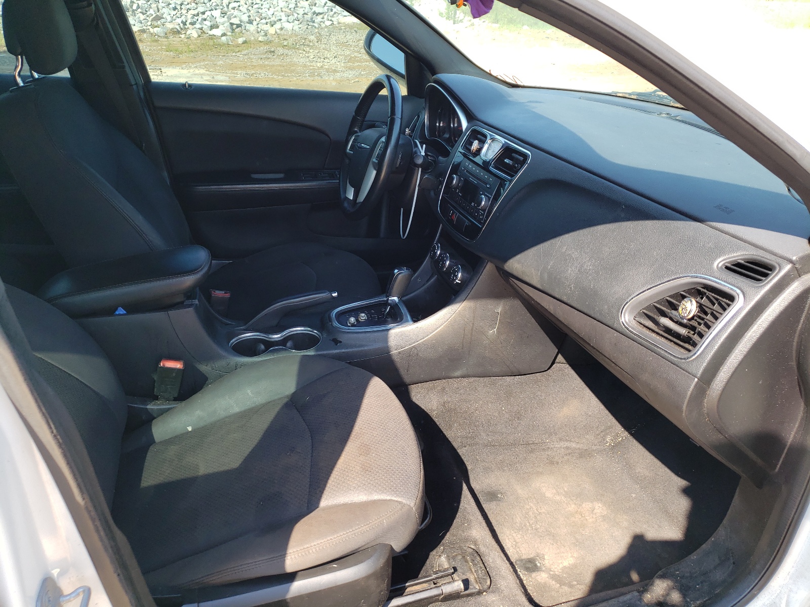 Photo 5 from auction – 2014 CHRYSLER 200 TOURIN with VIN 1C3CCBBB6EN177004