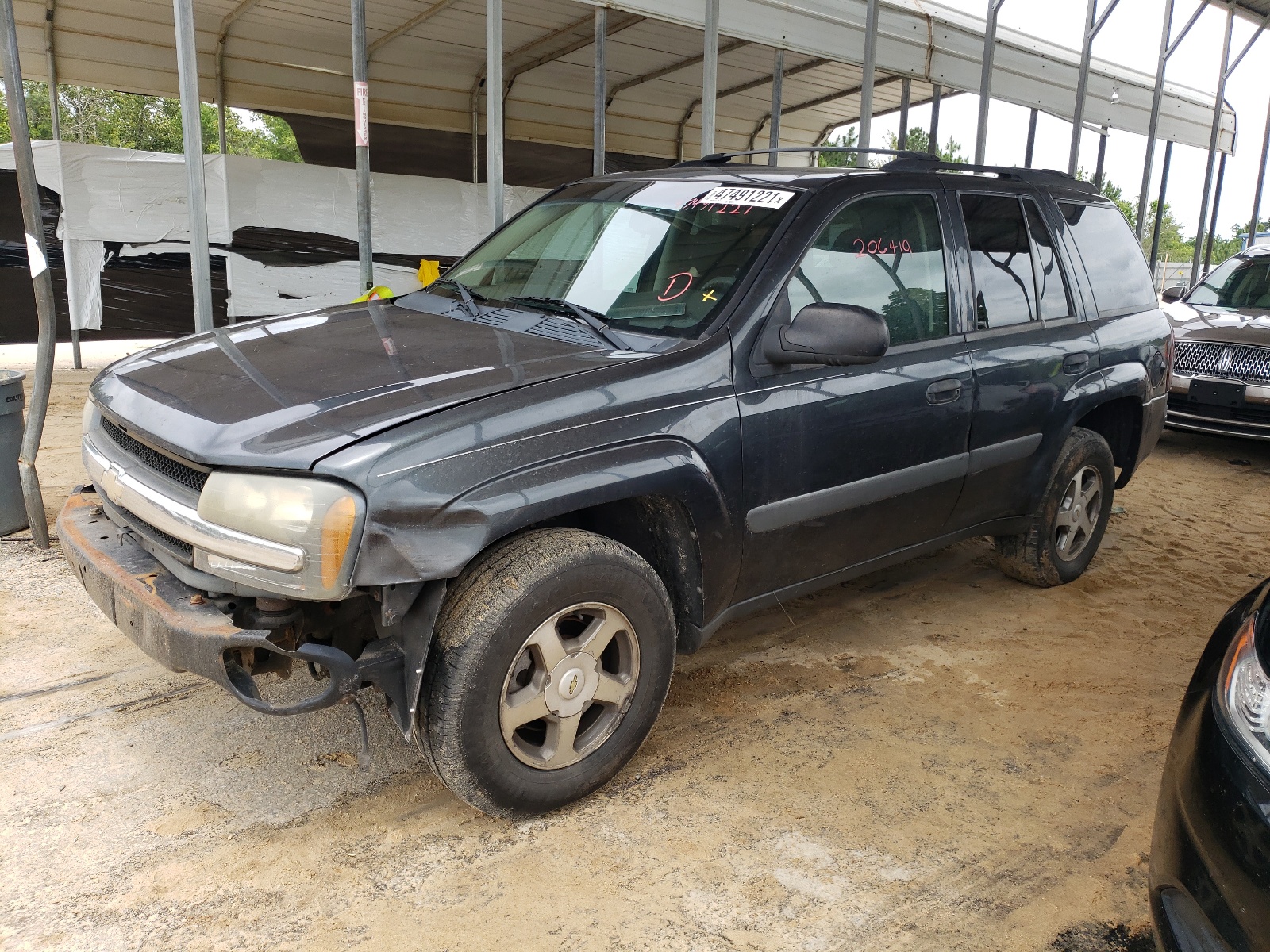 صورة رقم 2 من المزاد - 2005 CHEVROLET TRAILBLAZE مع VIN 1GNDS13S852189367
