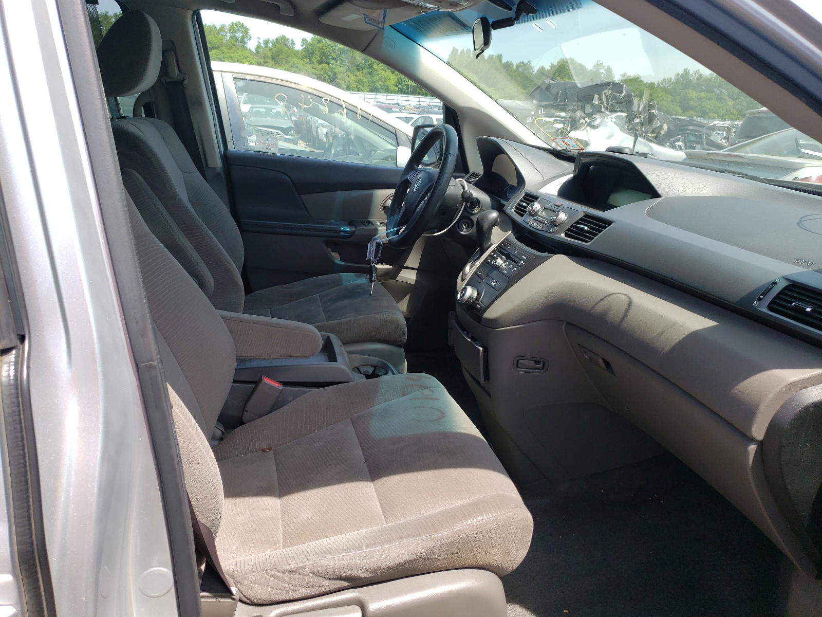 Photo 5 from auction – 2011 HONDA ODYSSEY EX with VIN 5FNRL5H40BB062019