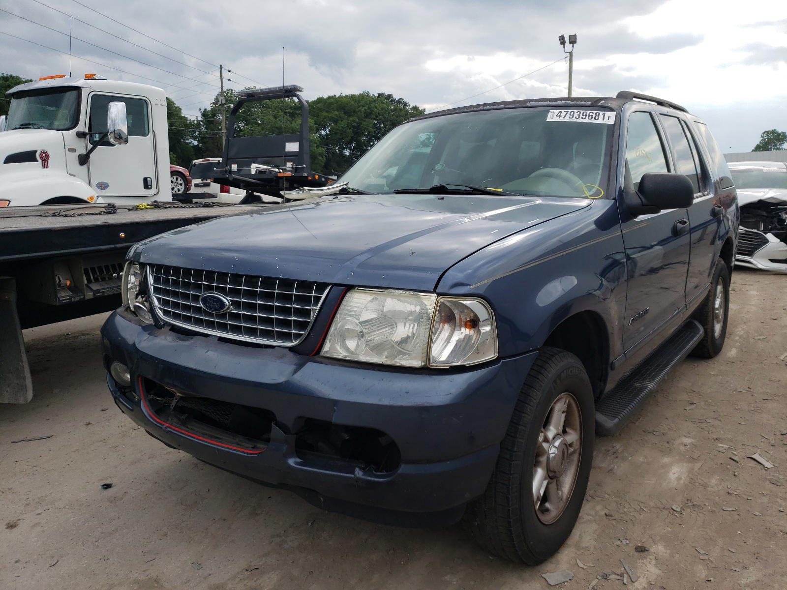 Photo 2 from auction – 2004 FORD EXPLORER X with VIN 1FMZU63W74ZA69490