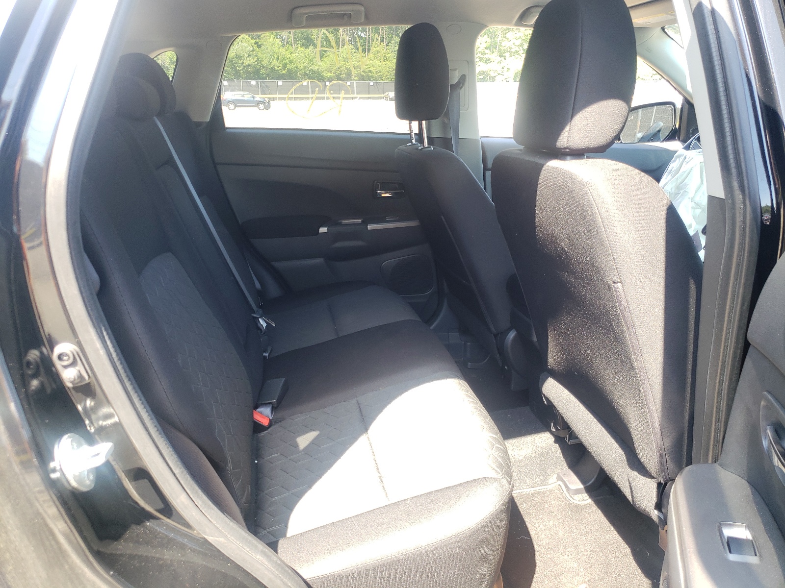 Photo 6 from auction – 2020 MITSUBISHI OUTLANDER with VIN JA4AP4AUXLU006744