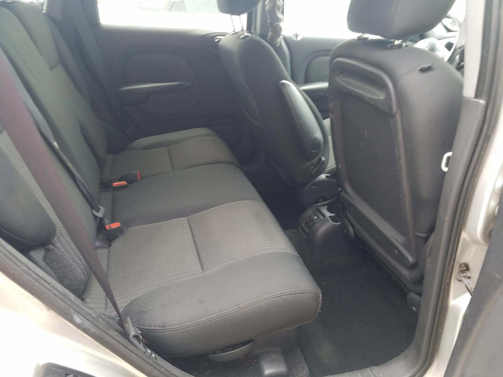 Photo 6 from auction – 2005 CHRYSLER PT CRUISER with VIN 3C4FY58B15T608500