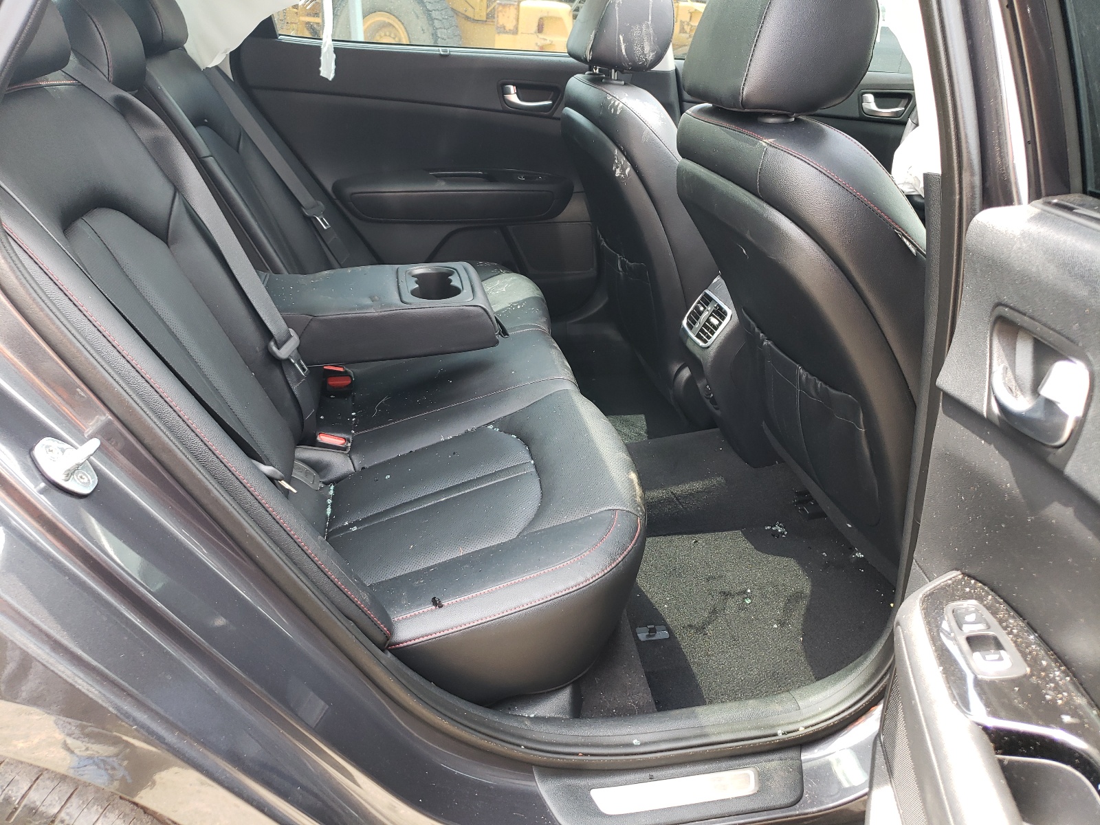 Photo 6 from auction – 2016 KIA OPTIMA SX with VIN 5XXGW4L25GG095097