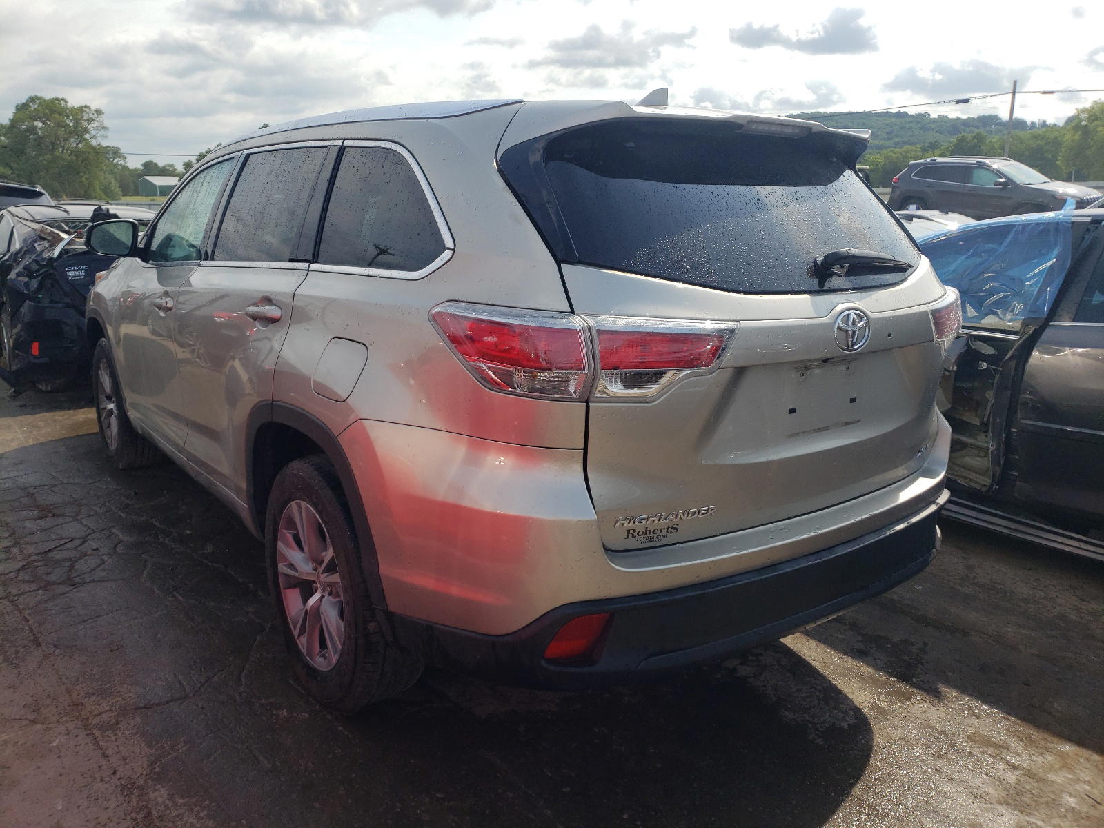 Photo 3 from auction – 2014 TOYOTA HIGHLANDER with VIN 5TDKKRFH7ES021727