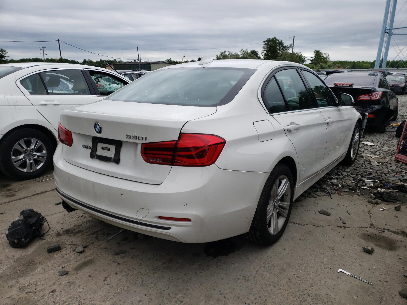 Photo 4 from auction – 2017 BMW 330 XI with VIN WBA8D9C35HA005425