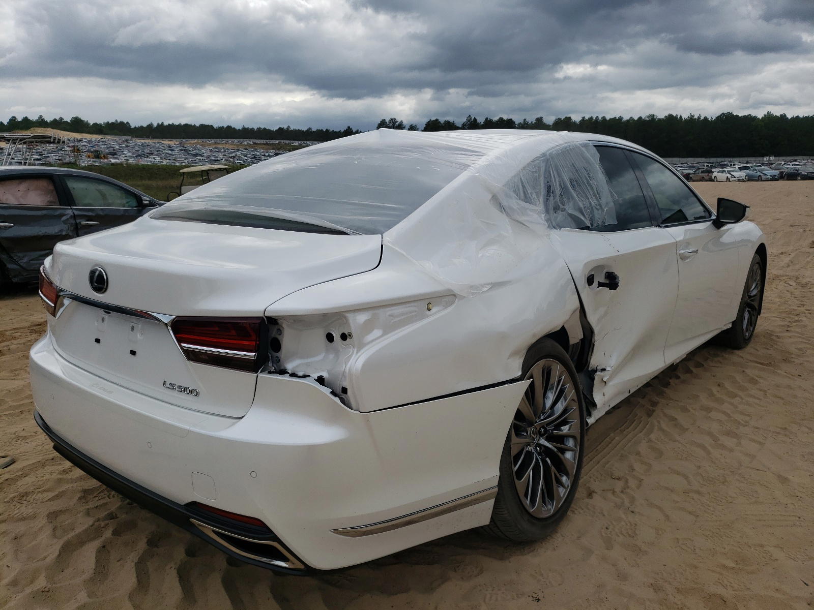 Photo 4 from auction – 2019 LEXUS LS 500 BAS with VIN JTHB51FF9K5008422