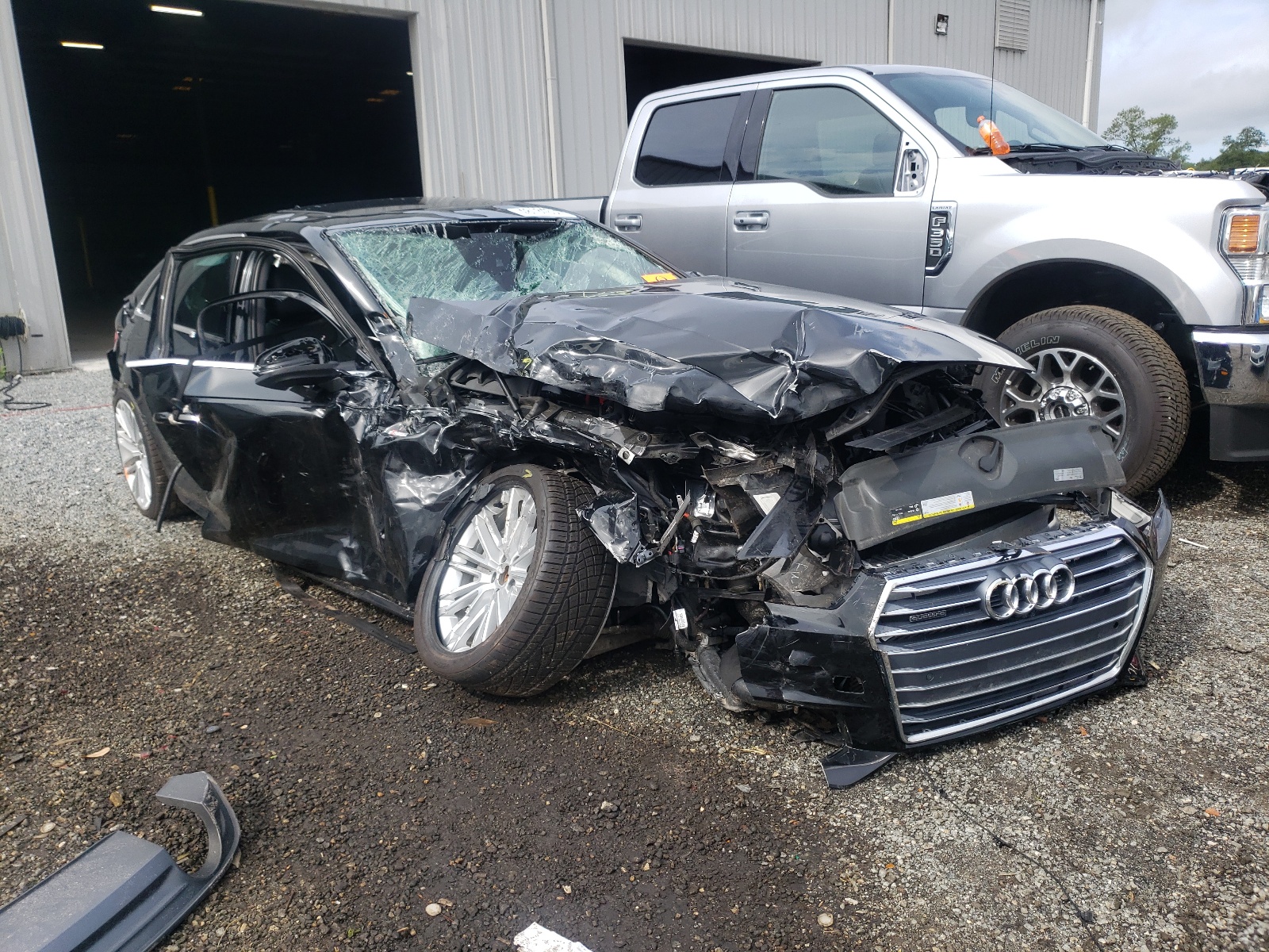 Photo 1 from auction – 2017 AUDI A4 PRESTIG with VIN WAUFNAF44HN023675