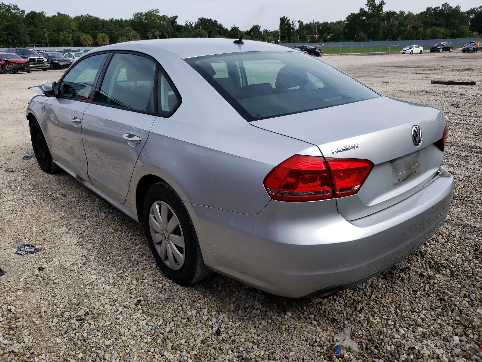 Photo 3 from auction – 2013 VOLKSWAGEN PASSAT S with VIN 1VWAP7A38DC057100