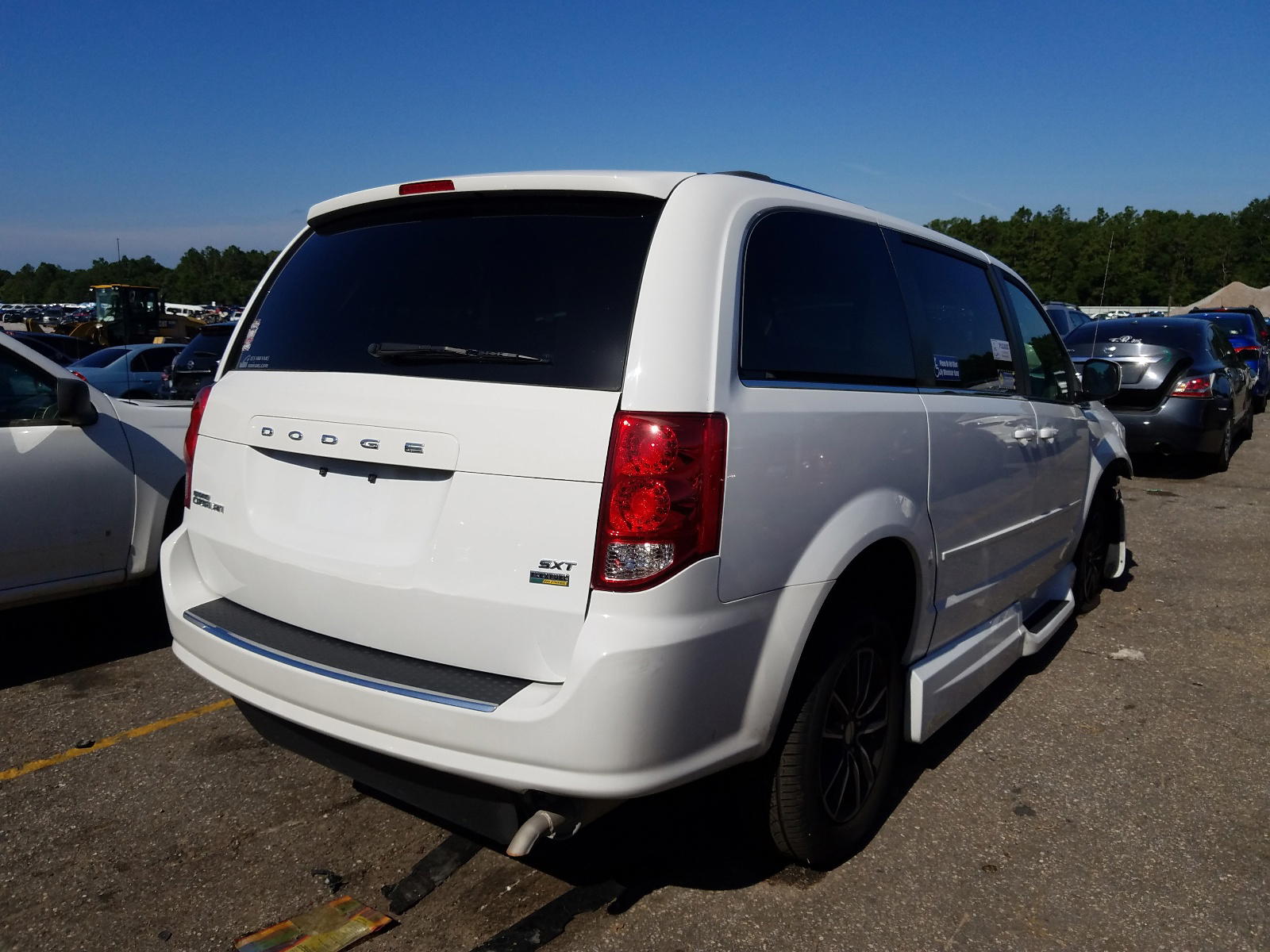 Photo 4 from auction – 2017 DODGE GRAND CARA with VIN 2C4RDGCG2HR546037