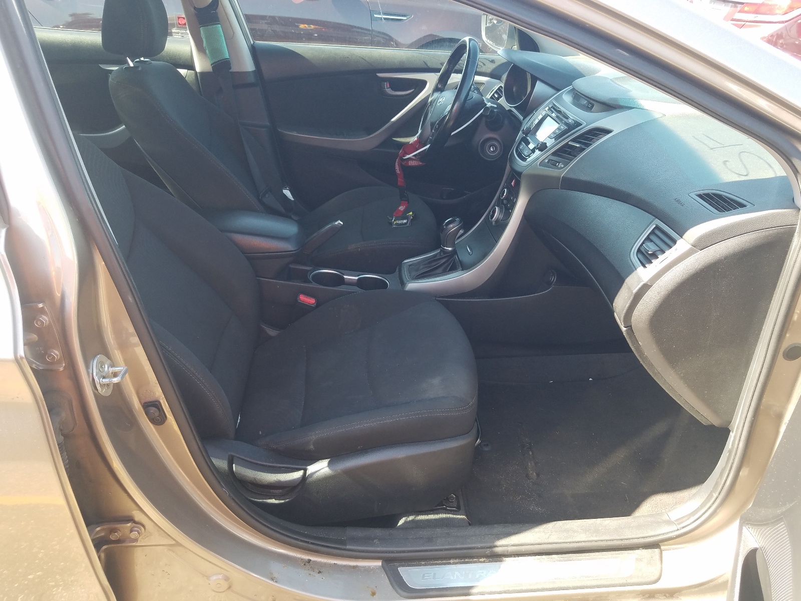 Photo 5 from auction – 2015 HYUNDAI ELANTRA SE with VIN 5NPDH4AE3FH606366