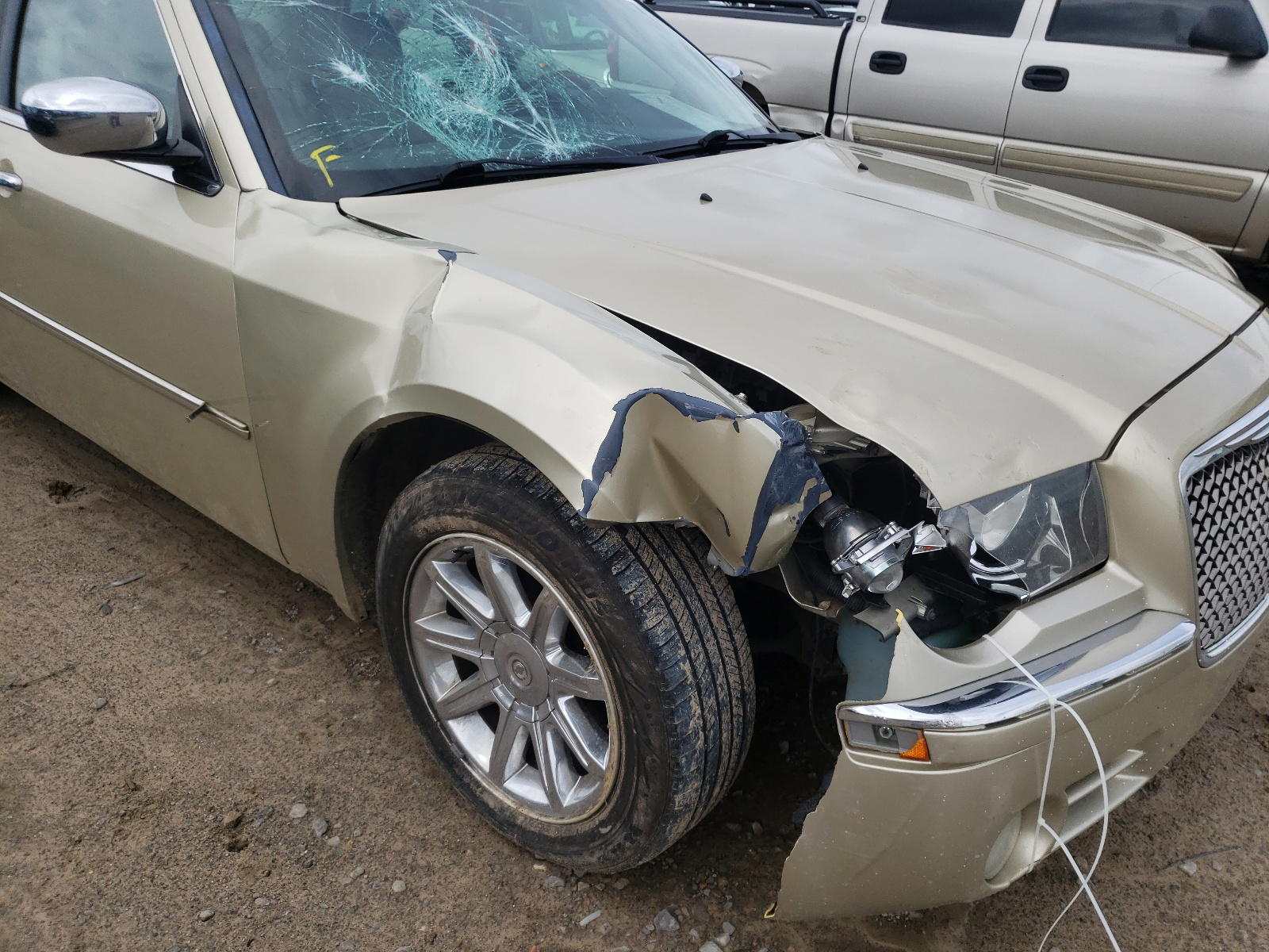 Photo 9 from auction – 2010 CHRYSLER 300 LIMITE with VIN 2C3CA3CV1AH184658