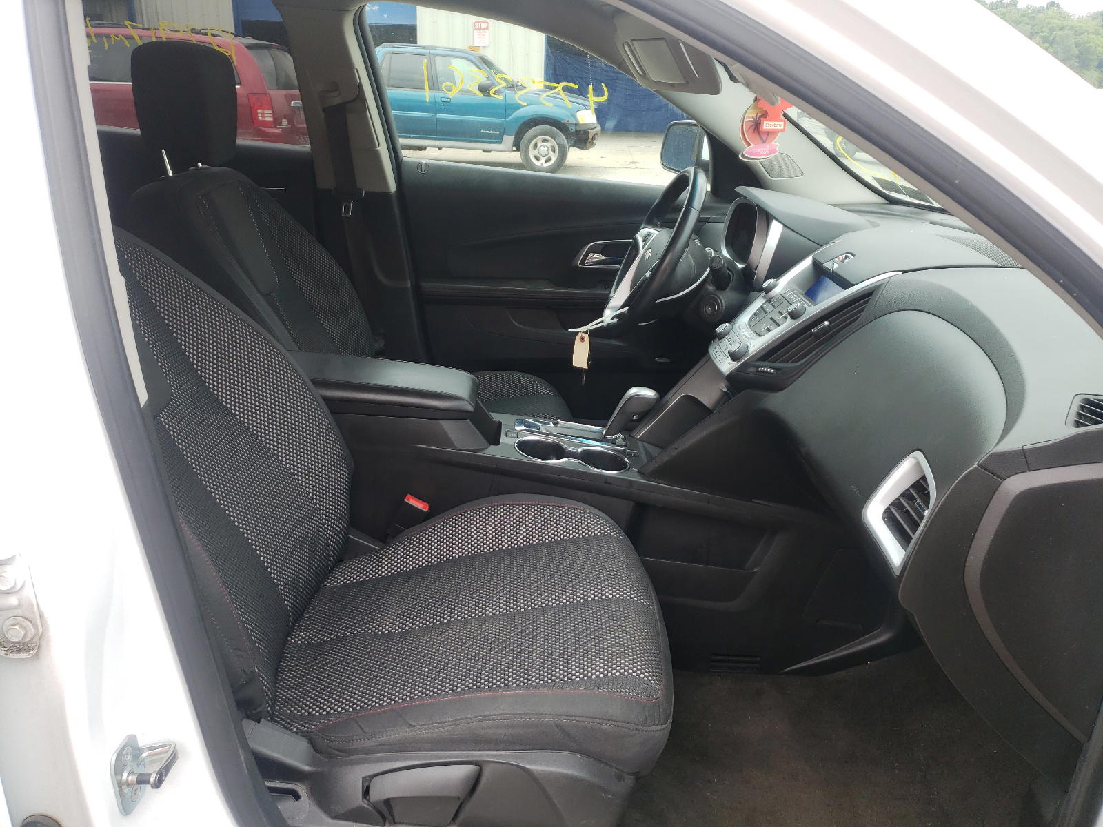 Photo 5 from auction – 2010 CHEVROLET EQUINOX LT with VIN 2CNFLNEW2A6328648