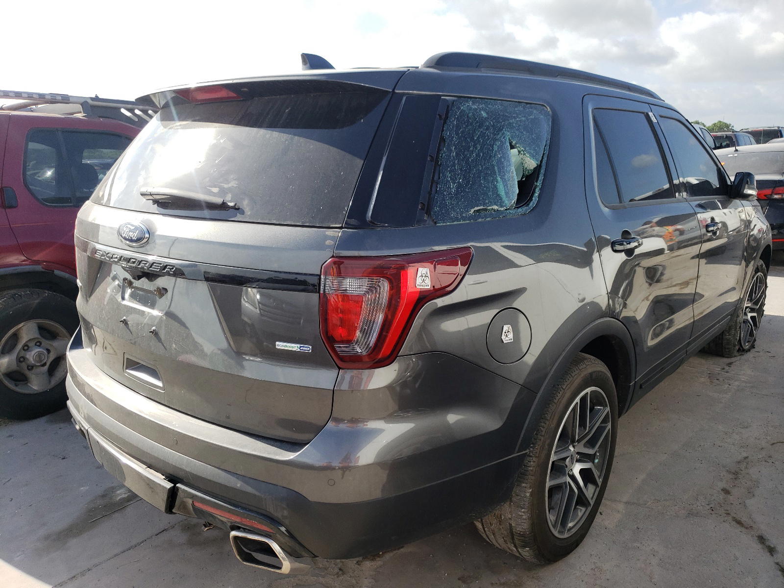 Photo 4 from auction – 2016 FORD EXPLORER S with VIN 1FM5K8GT8GGB05431