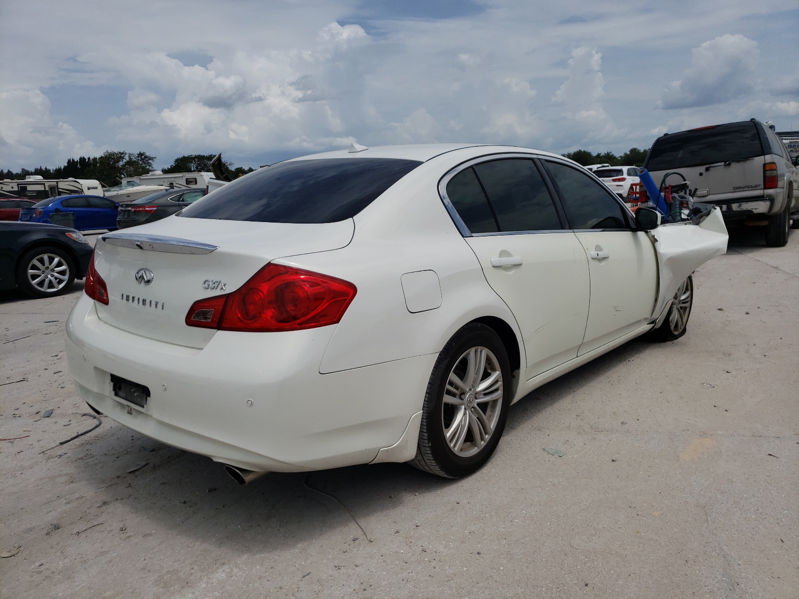 Photo 4 from auction – 2011 INFINITI G37 with VIN JN1CV6ARXBM354797