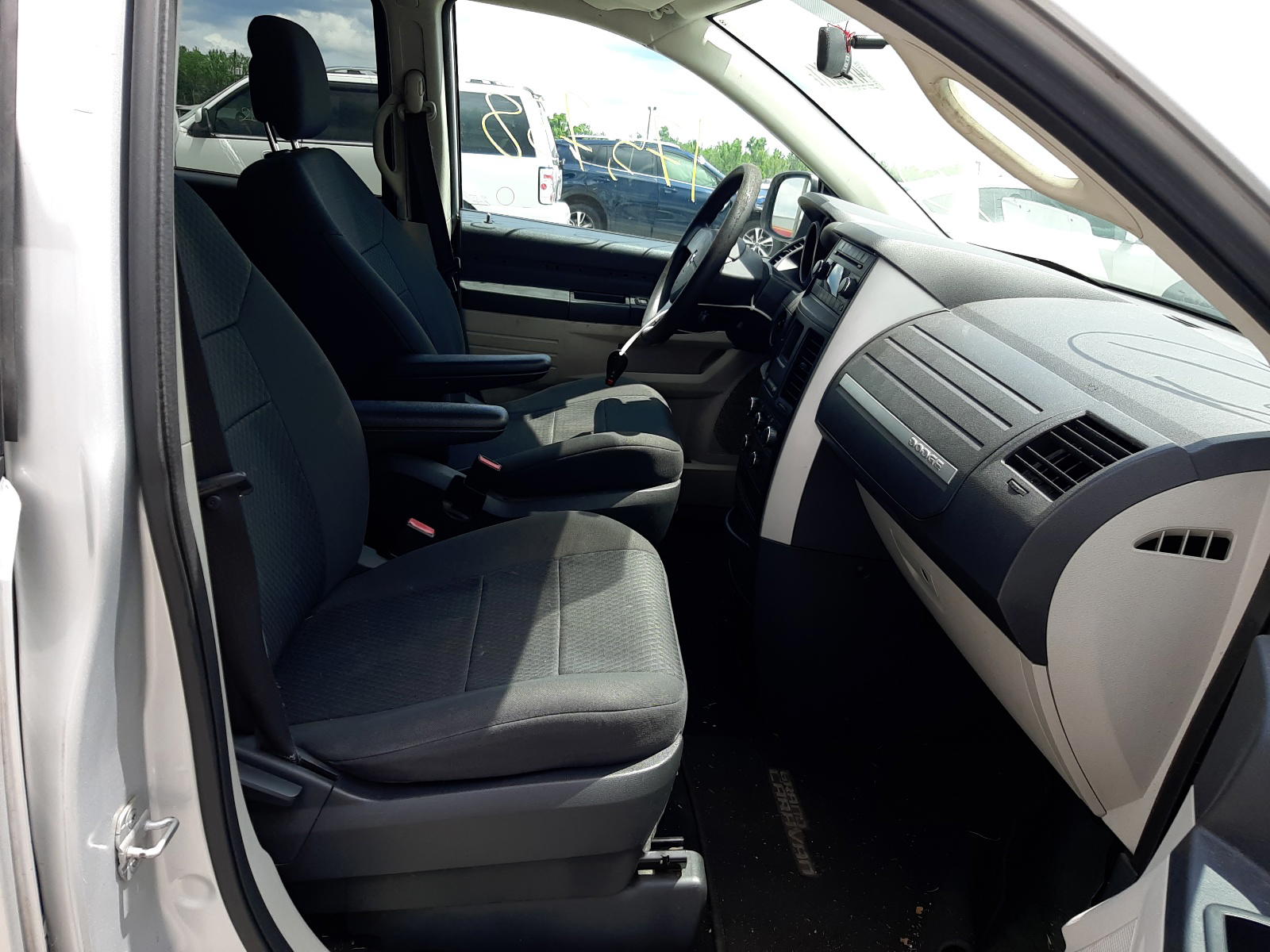 Photo 5 from auction – 2010 DODGE GRAND CARA with VIN 2D4RN4DEXAR326937