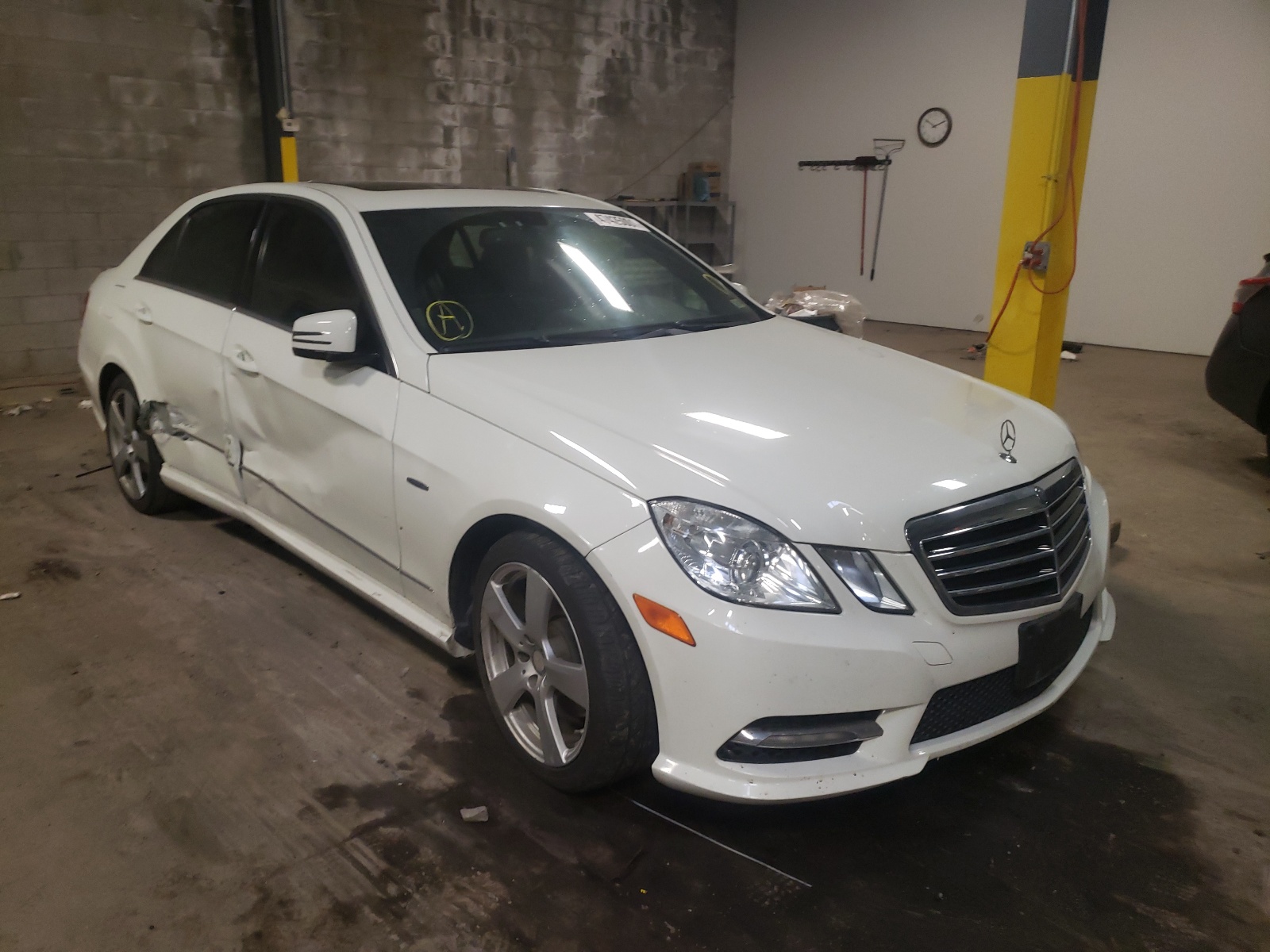 MERCEDES-BENZ E 350 4MAT 2012 with VIN WDDHF8JB9CA643404 - Photo from auction
