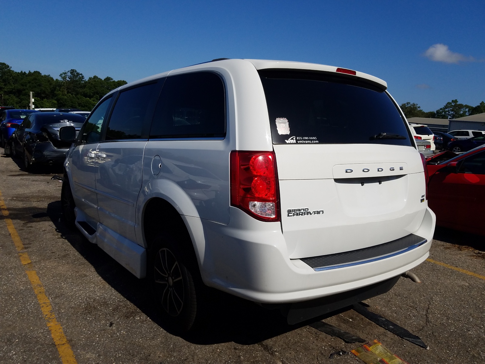 صورة رقم 3 من المزاد - 2017 DODGE GRAND CARA مع VIN 2C4RDGCG2HR546037