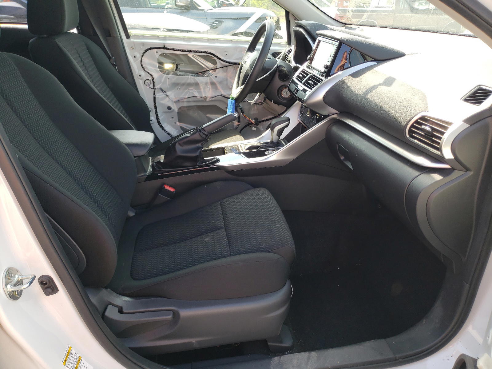 Photo 5 from auction – 2020 MITSUBISHI ECLIPSE CR with VIN JA4AT3AA3LZ001139
