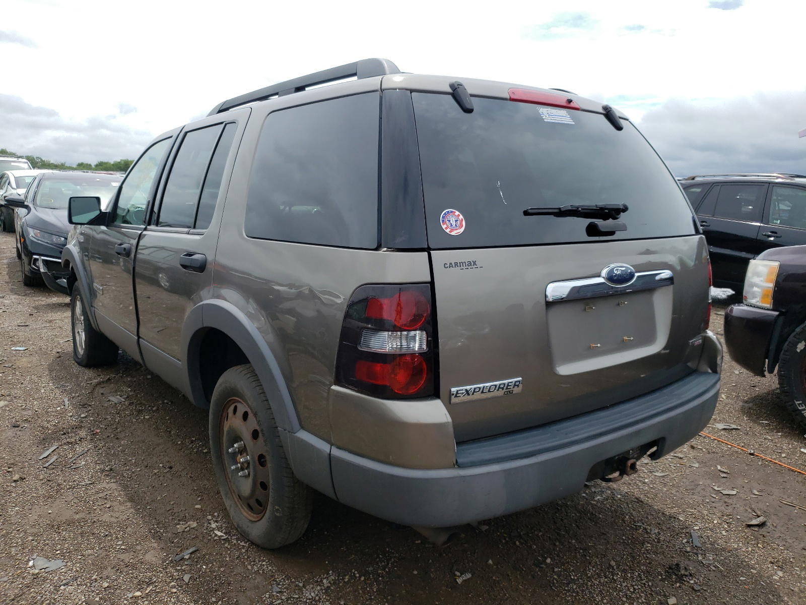Photo 3 from auction – 2006 FORD EXPLORER X with VIN 1FMEU73E46UB71471