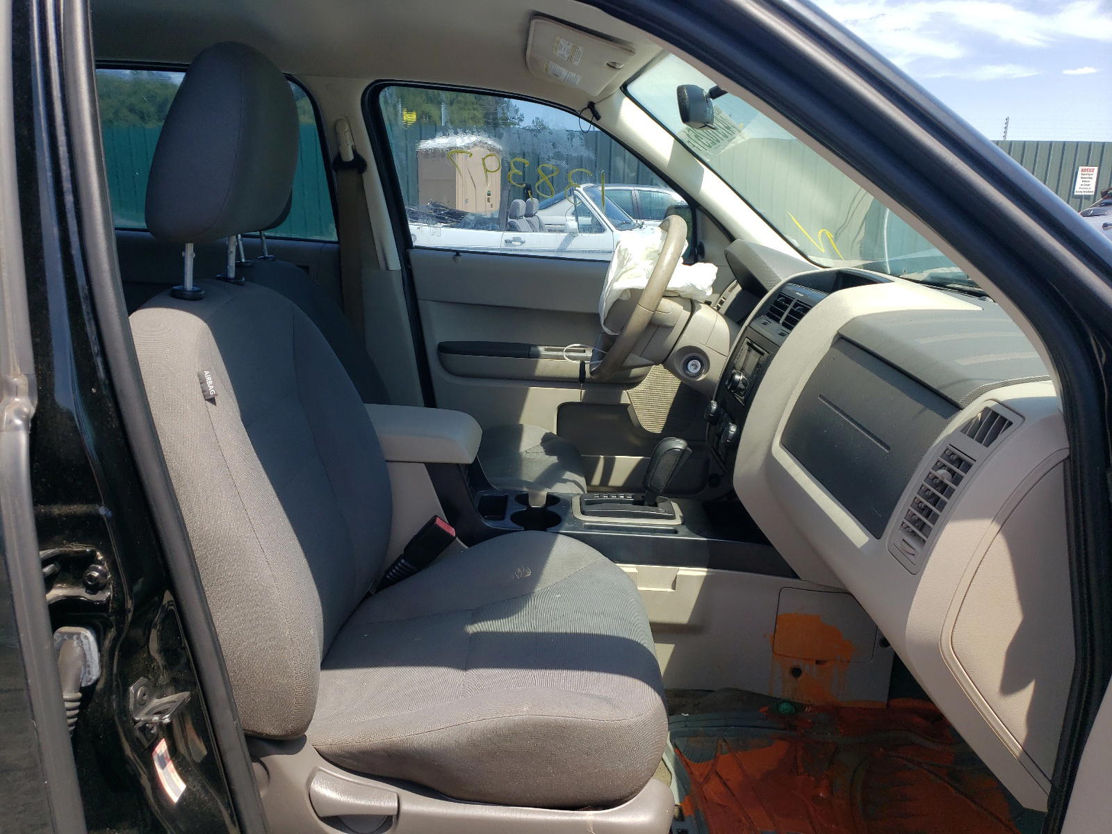 Photo 5 from auction – 2008 FORD ESCAPE XLS with VIN 1FMCU02Z68KD85783