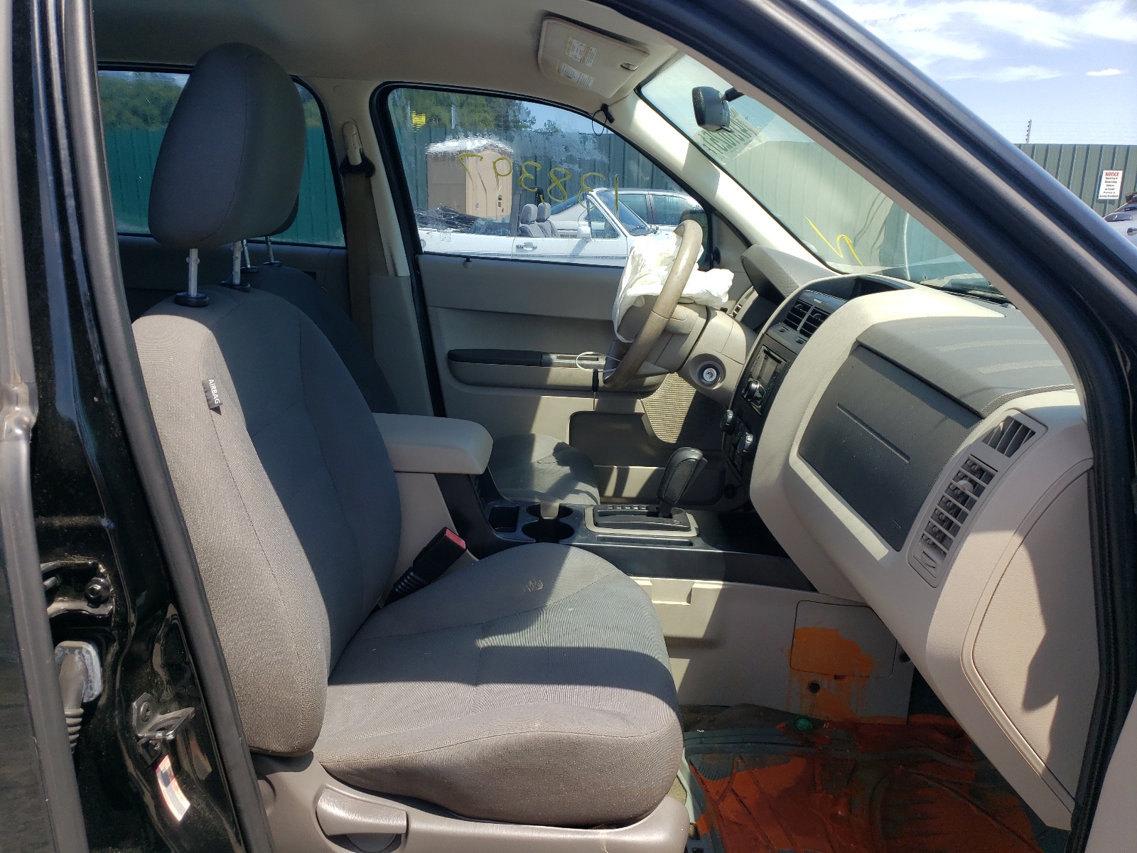 Zdjęcie 5 z aukcji – 2008 FORD ESCAPE XLS z VIN 1FMCU02Z68KD85783