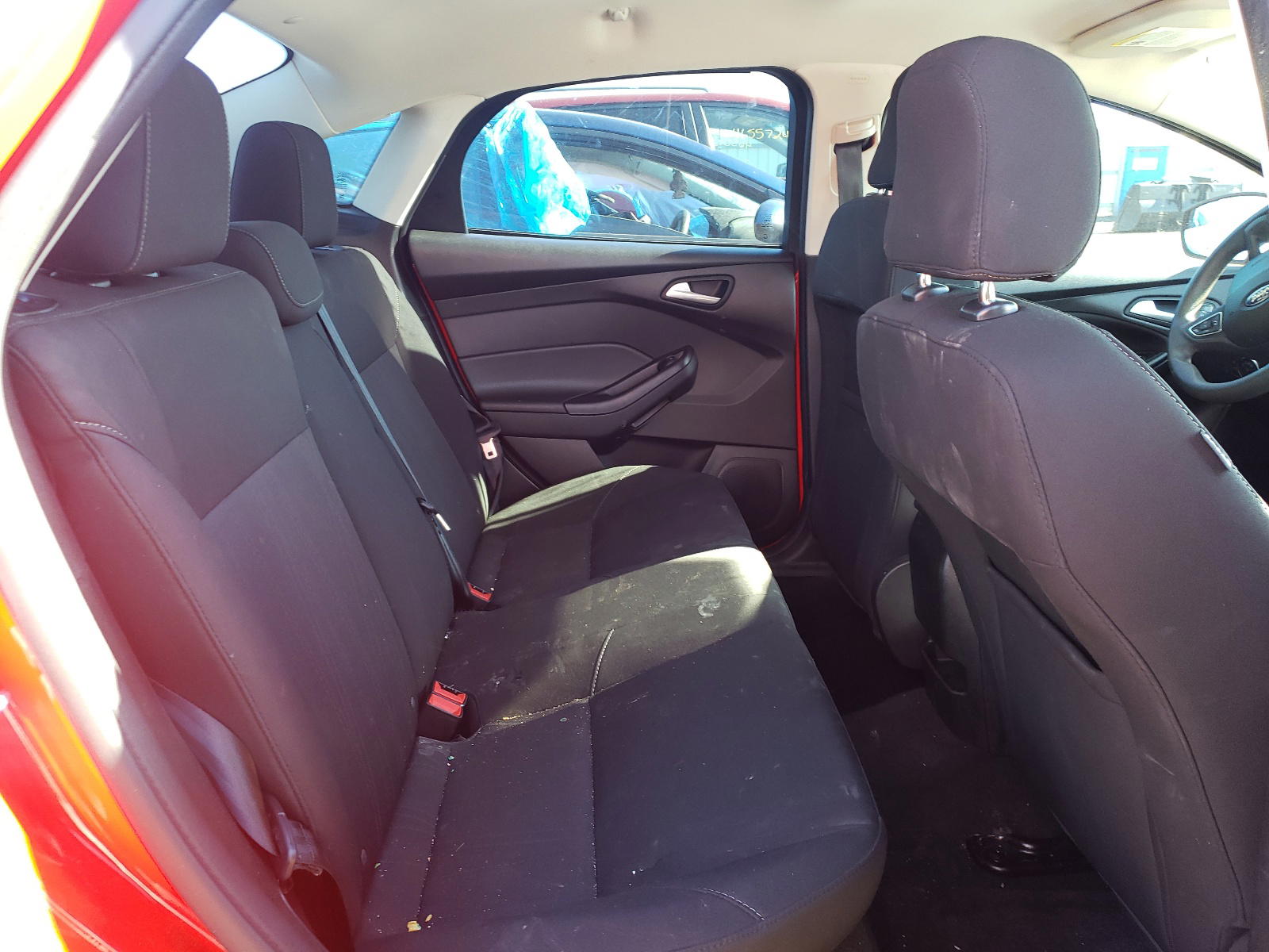 Photo 6 from auction – 2017 FORD FOCUS SE with VIN 1FADP3FE7HL275060