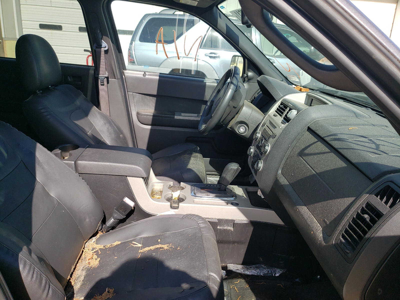Photo 5 from auction – 2011 FORD ESCAPE XLT with VIN 1FMCU0D79BKA79289