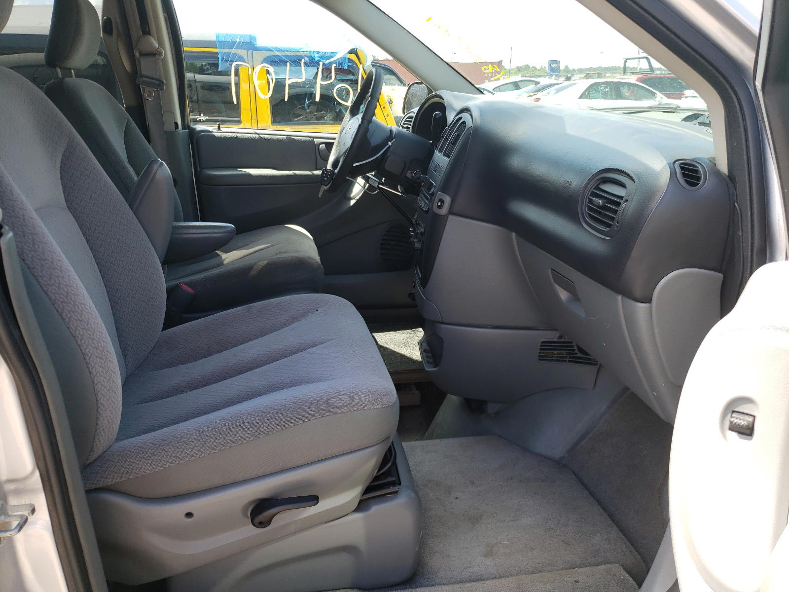 Photo 5 from auction – 2006 DODGE GRAND CARA with VIN 1D4GP24R76B726758