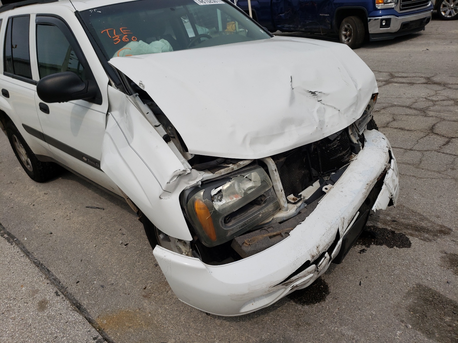 Photo 9 from auction – 2004 CHEVROLET TRAILBLAZE with VIN 1GNDT13S342122977