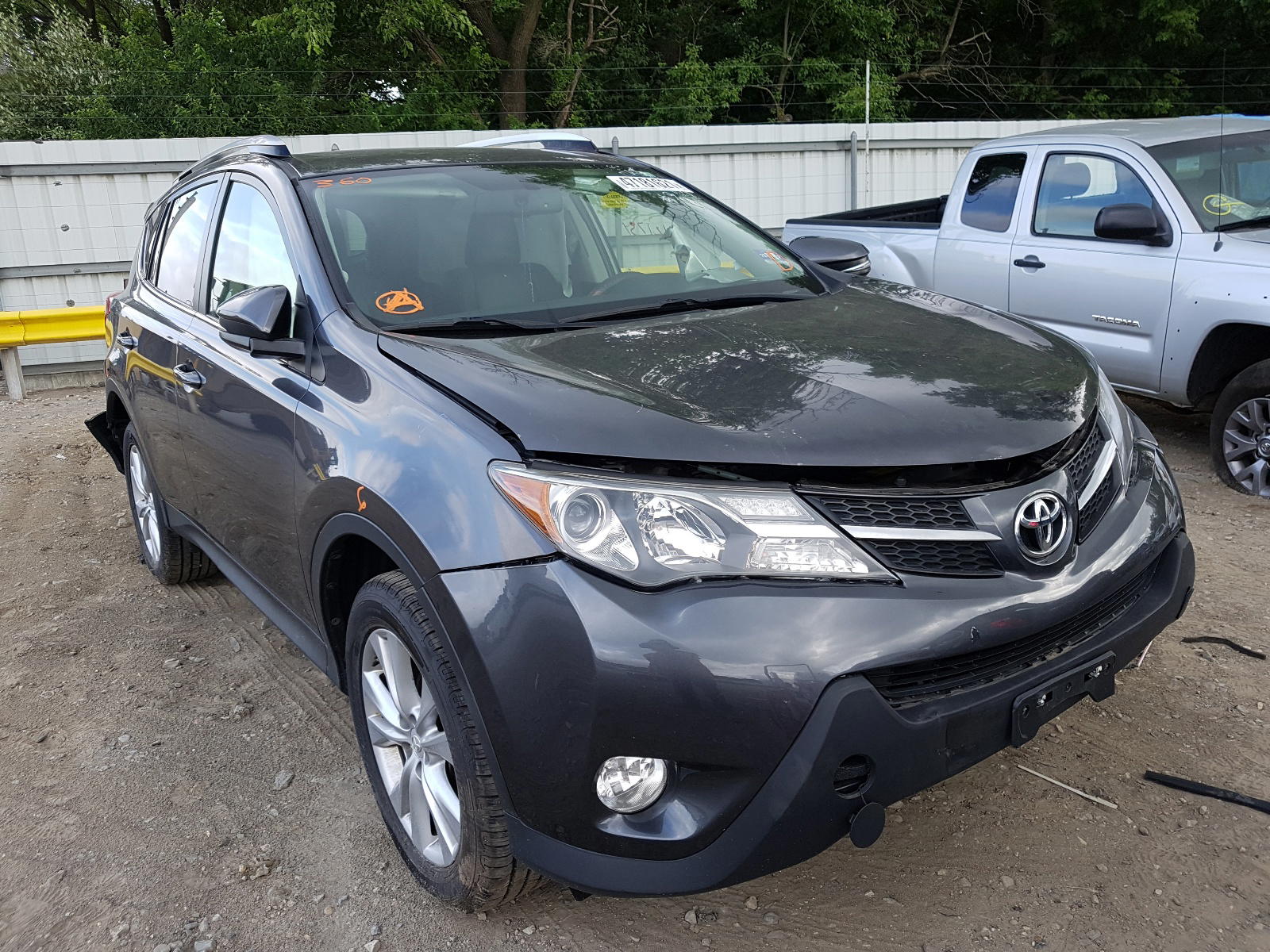 TOYOTA RAV4 LIMIT 2014 with VIN JTMDFREV5EJ004586 - Photo from auction
