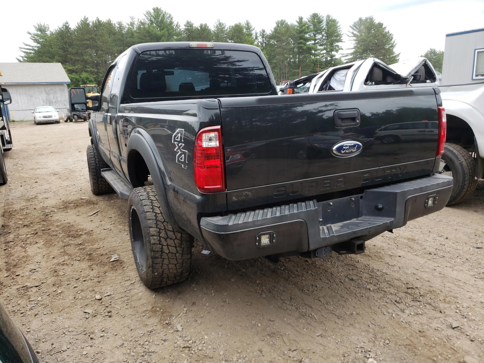 Photo 3 from auction – 2011 FORD F250 SUPER with VIN 1FT7X2BT3BEB47299