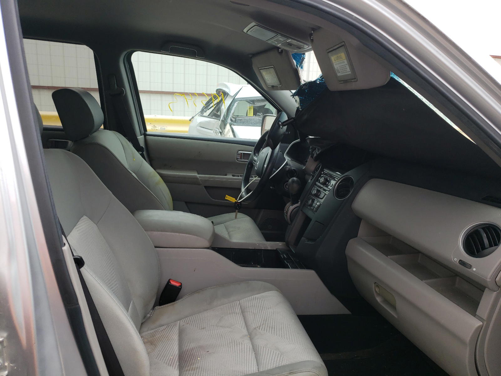 Photo 5 from auction – 2012 HONDA PILOT LX with VIN 5FNYF3H23CB005742