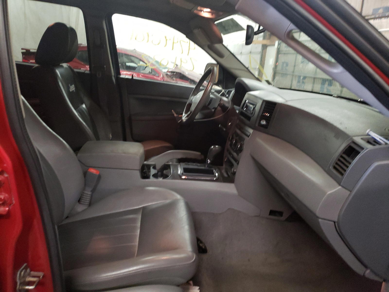 Photo 19 from auction – 2005 JEEP GRND CHERO with VIN 1J4GR48K85C701502