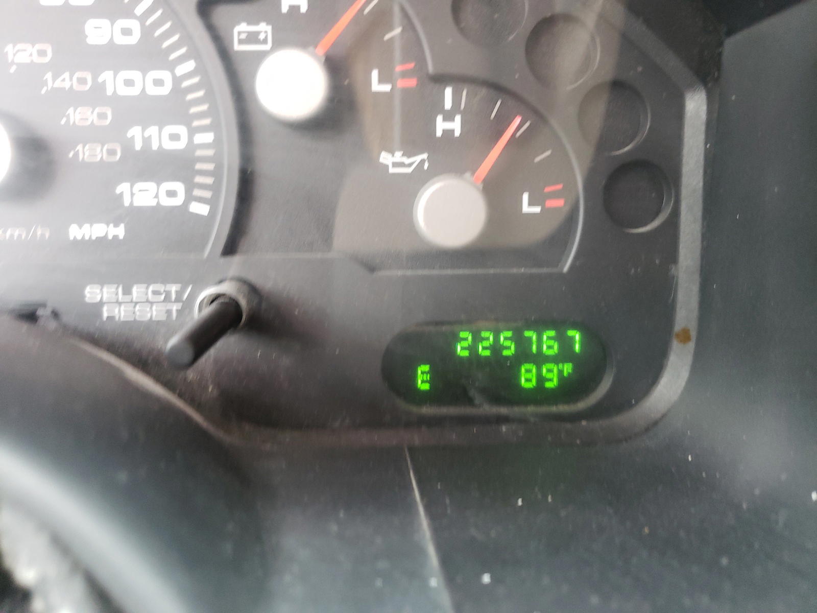 Photo 8 from auction – 2004 FORD EXPLORER X with VIN 1FMZU63W74ZA69490