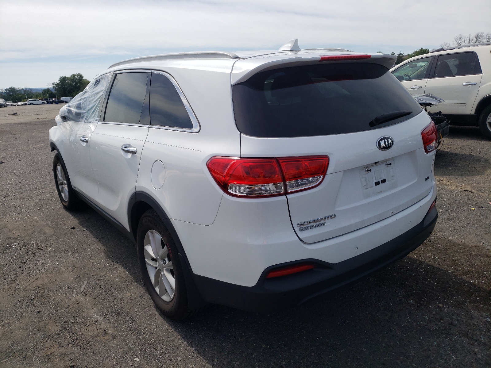 Photo 3 from auction – 2018 KIA SORENTO LX with VIN 5XYPGDA36JG414244