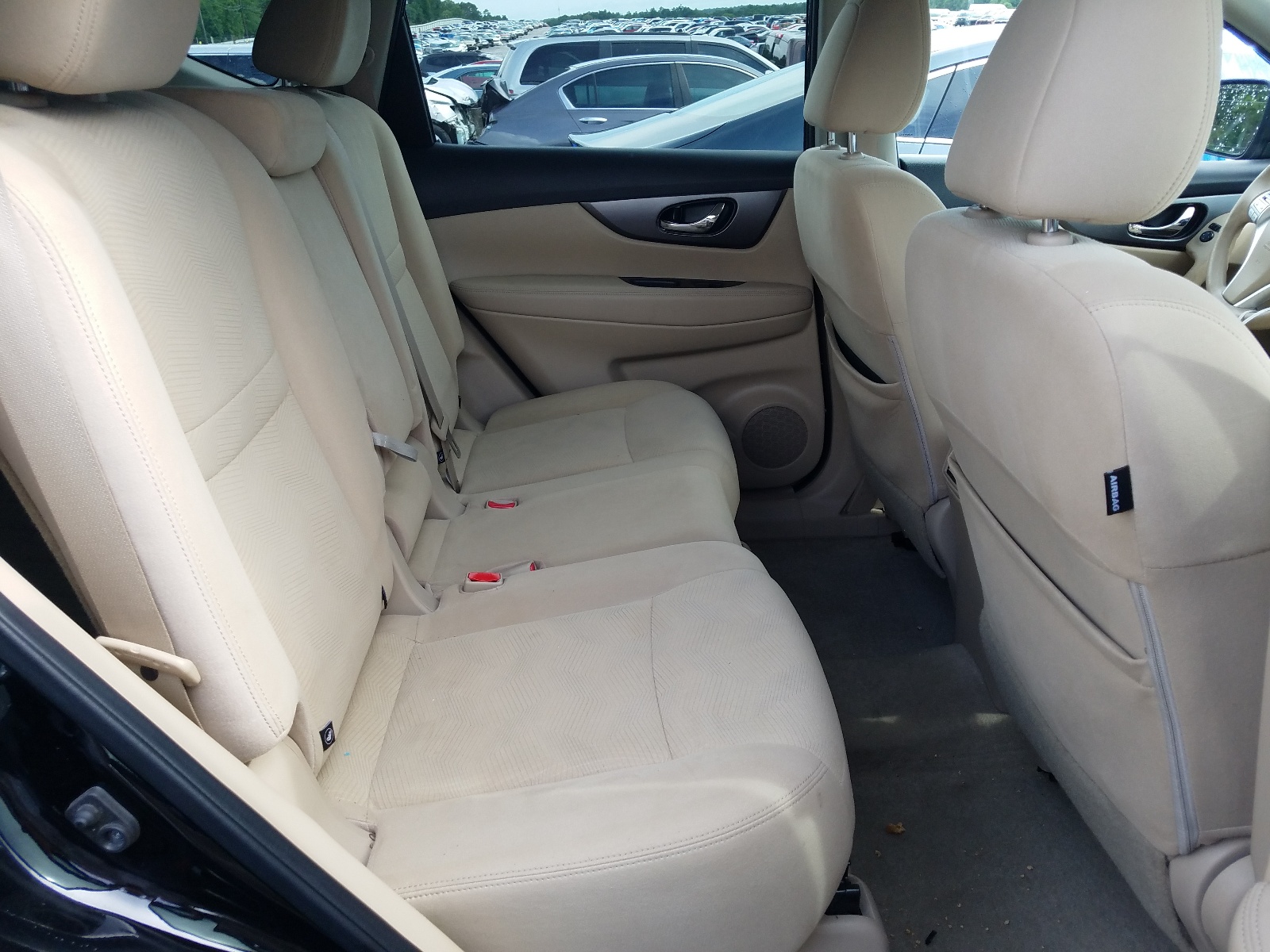 Photo 6 from auction – 2015 NISSAN ROGUE S with VIN KNMAT2MTXFP575542