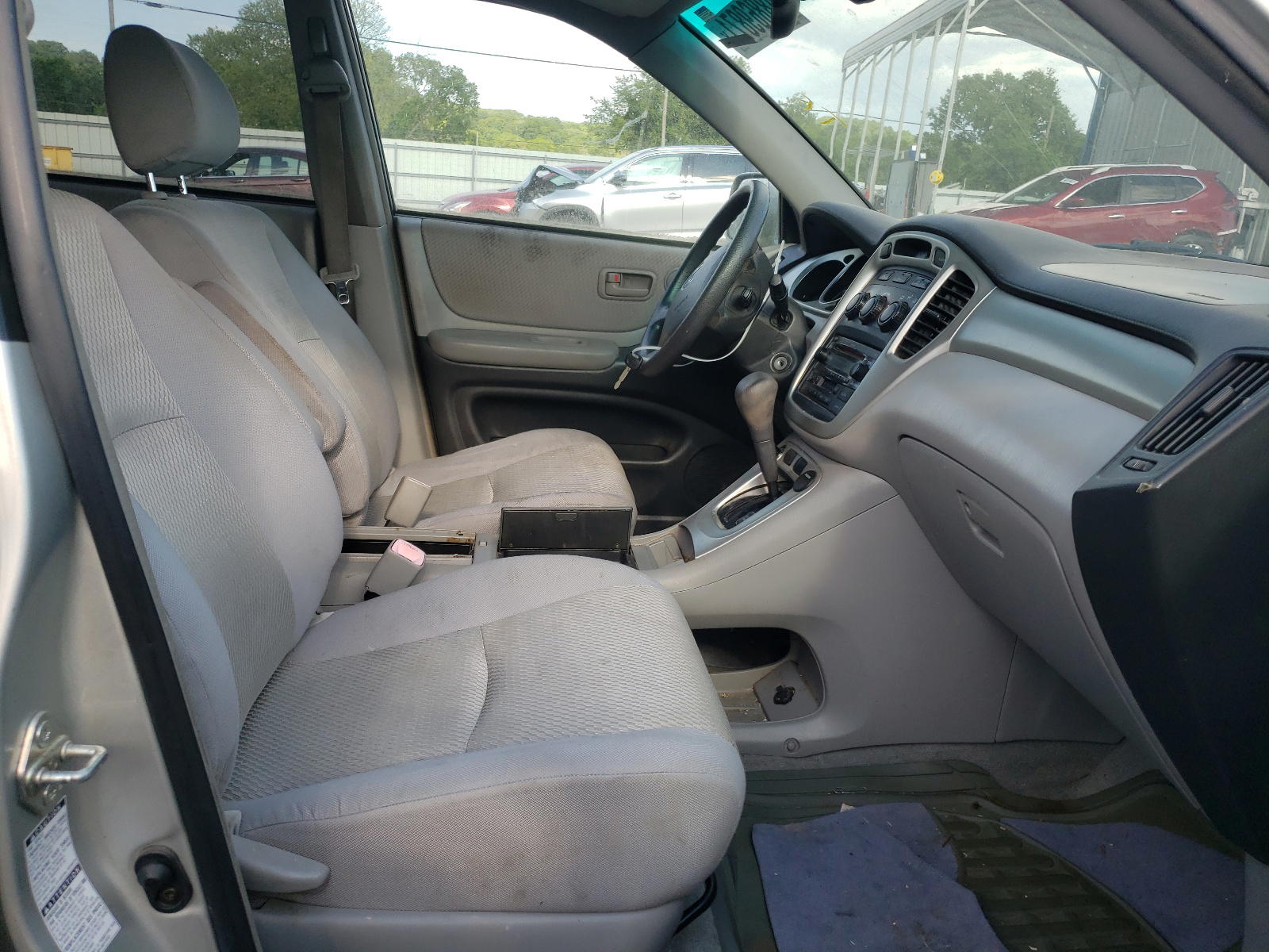 Photo 5 from auction – 2004 TOYOTA HIGHLANDER with VIN JTEEP21A240005514