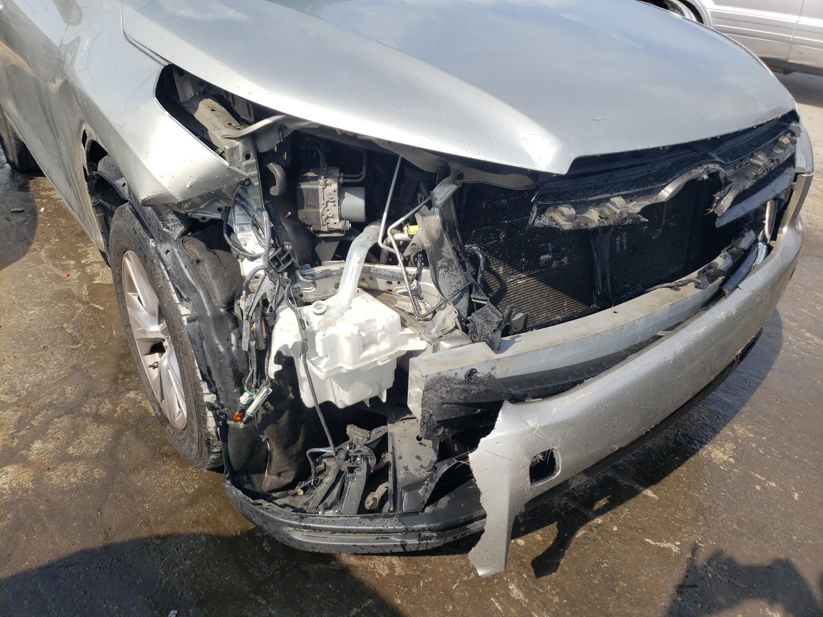 Photo 9 from auction – 2014 TOYOTA HIGHLANDER with VIN 5TDKKRFH7ES021727