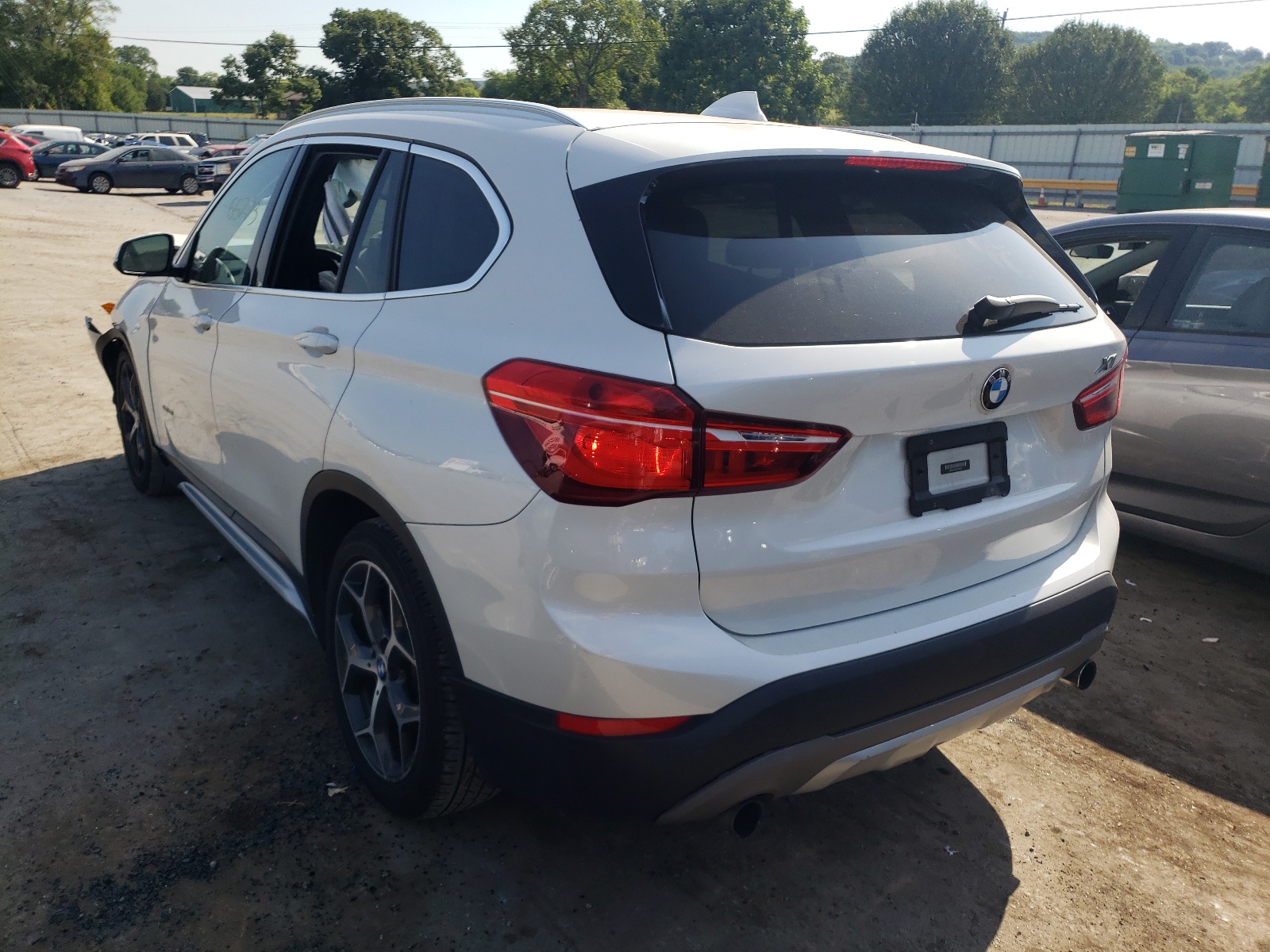 Photo 3 from auction – 2017 BMW X1 SDRIVE2 with VIN WBXHU7C35H5H34580