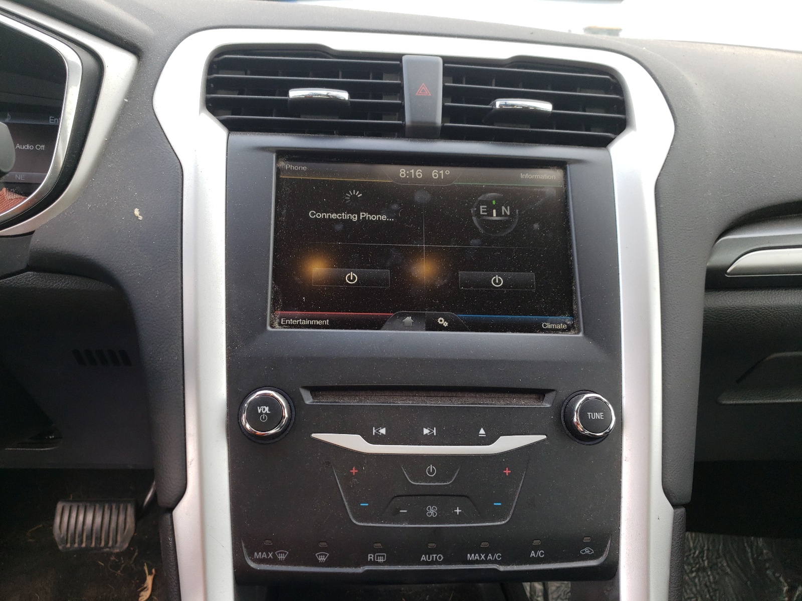 Photo 9 from auction – 2014 FORD FUSION SE with VIN 3FA6P0H75ER175638