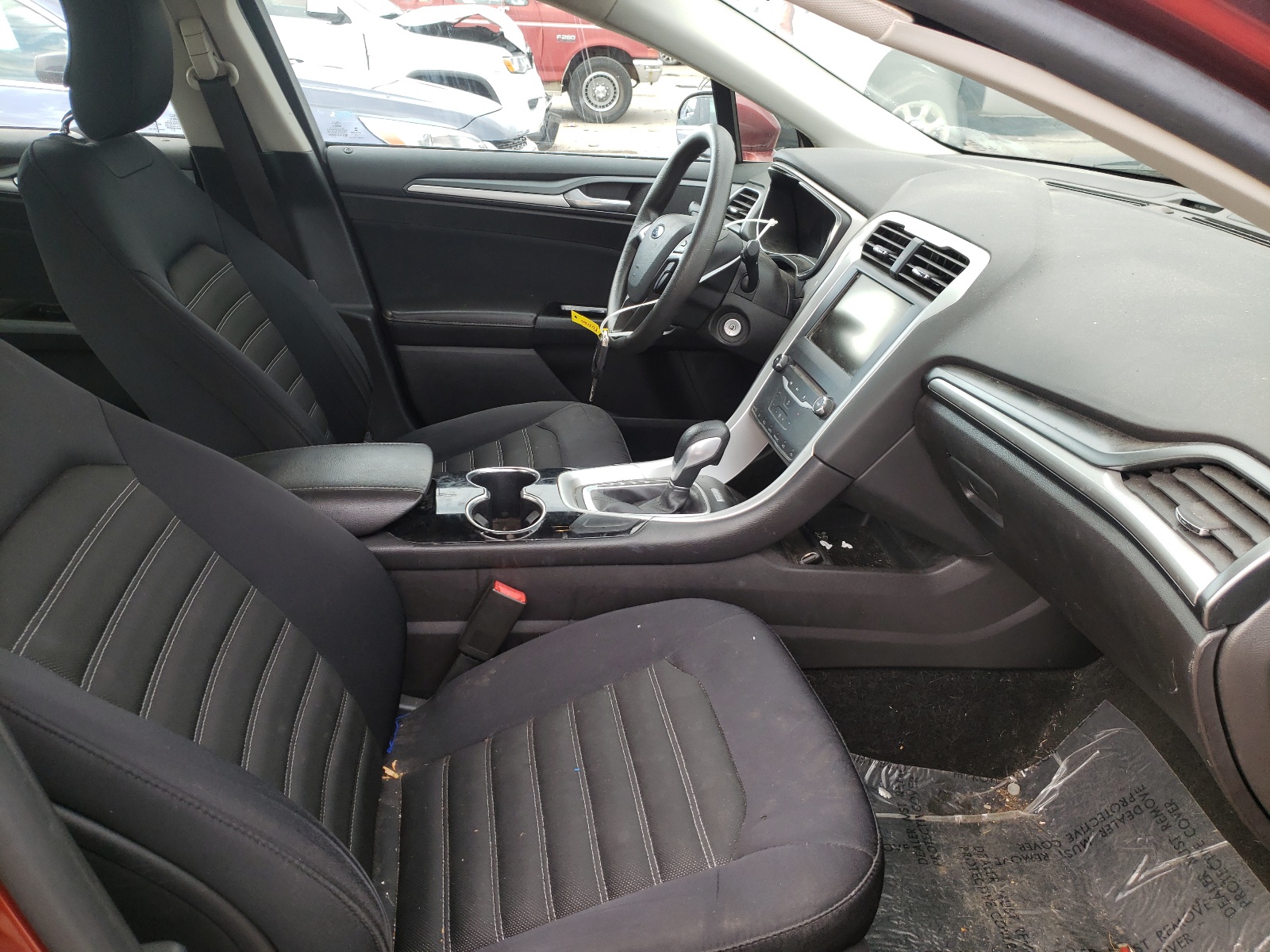 Photo 5 from auction – 2014 FORD FUSION SE with VIN 3FA6P0H75ER175638