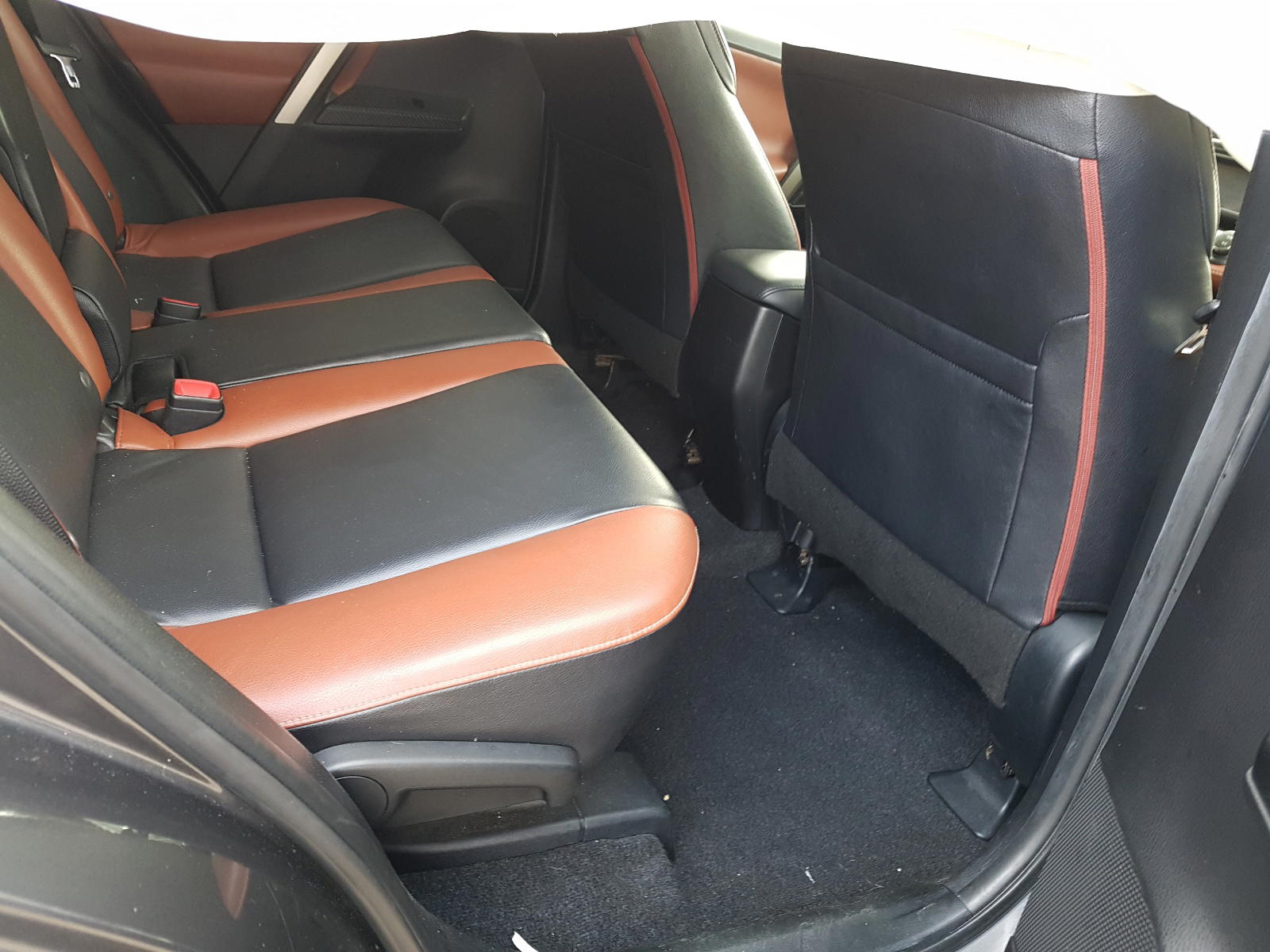 Photo 6 from auction – 2014 TOYOTA RAV4 LIMIT with VIN JTMDFREV5EJ004586