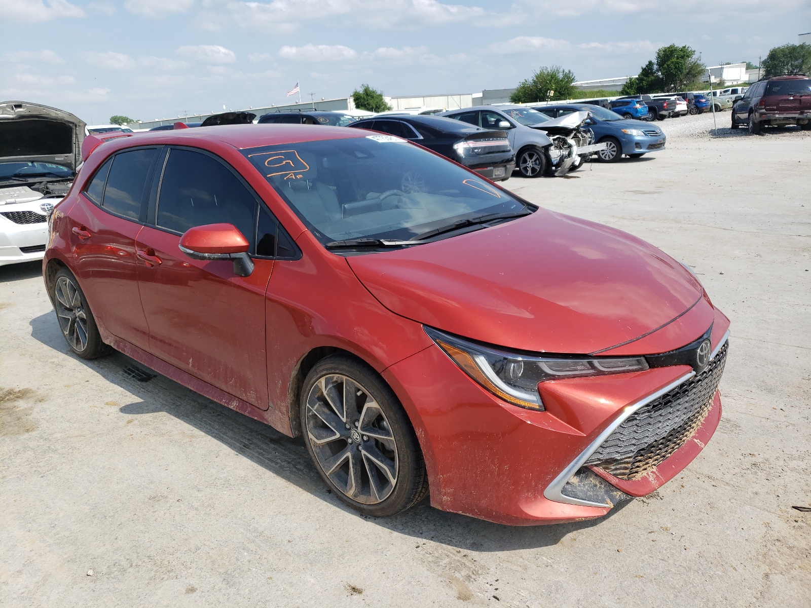TOYOTA COROLLA SE 2019 with VIN JTNK4RBE2K3027482 - Photo from auction