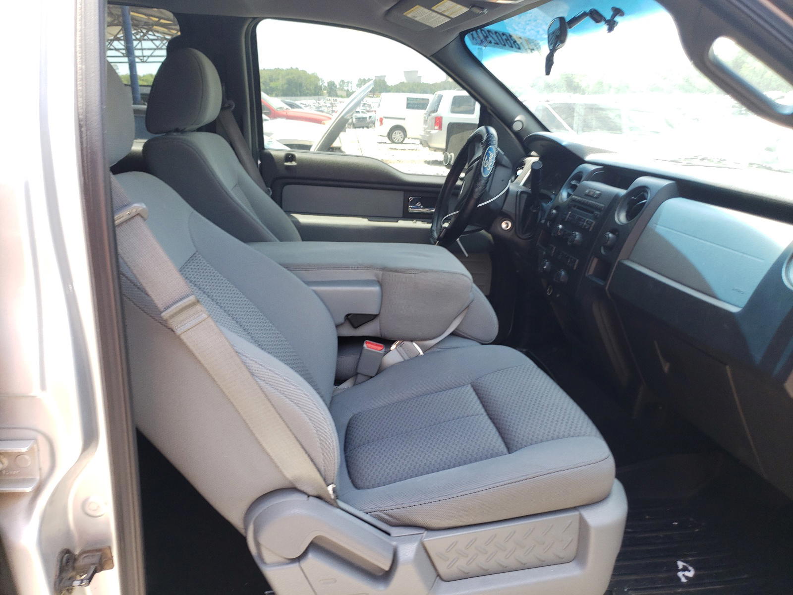 Photo 5 from auction – 2012 FORD F150 SUPER with VIN 1FTFW1CF0CKD83882